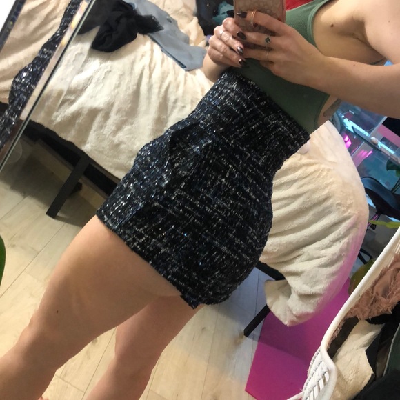 Ultra high waist dressy tweed shorts - Picture 3 of 3